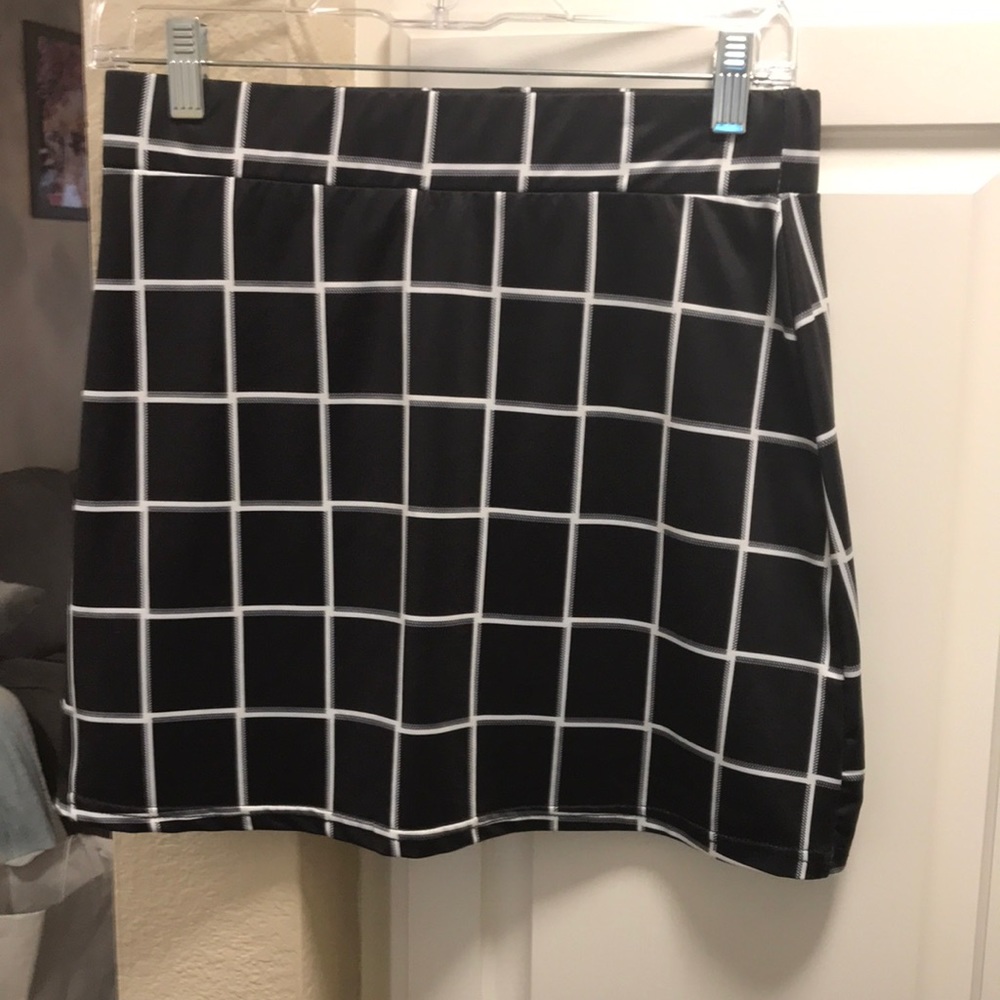 3 for $15 🦋🦋 Fashion black and white tennis skirt